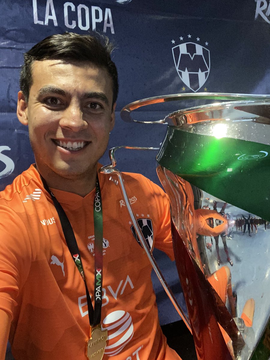 luisCardenas22's tweet photo. Felicidad😍 @rayados https://t.co/OywU2amqyf