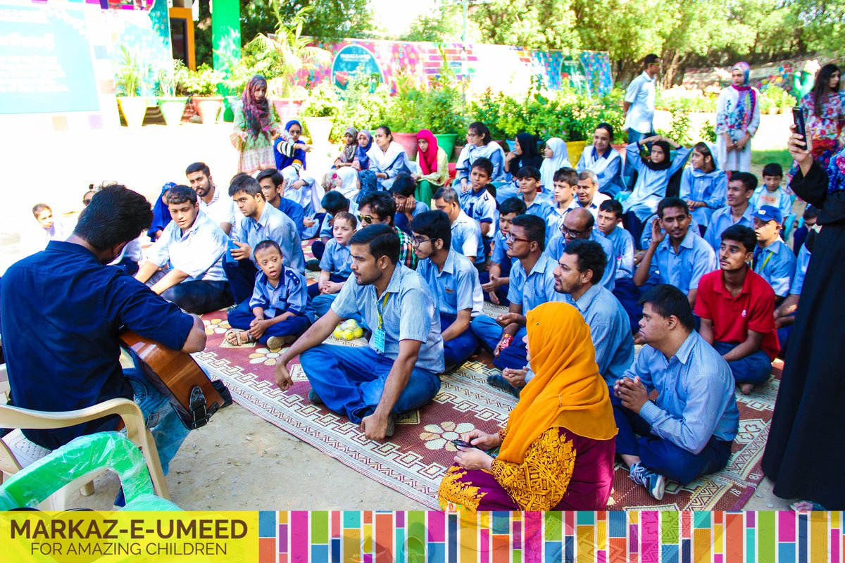 MarkazeUmeed's tweet photo. Team Youth Parliament visited Markaz-e-Umeed and spent a fun day with our children playing and singing with them in #2019  #Markazeumeed #youthparliment #learningwithfun https://t.co/n9HHKi7H3f