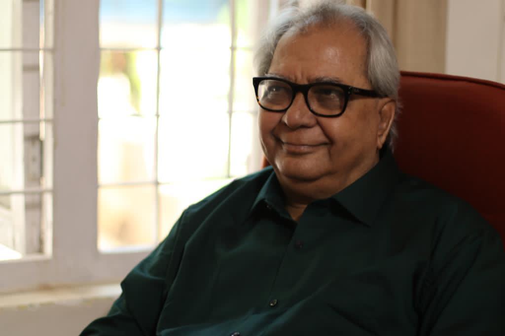 ItsYourMic's tweet photo. A very happy birthday to the talented Mic artiste and the veteran storyteller Jameel Gulrays Sir. We salute your love for Urdu literature and efforts to promote and conserve the great work in the language. Wishing you a lot of health and success. 
@gulrayys https://t.co/KM4Mu1Gv1q