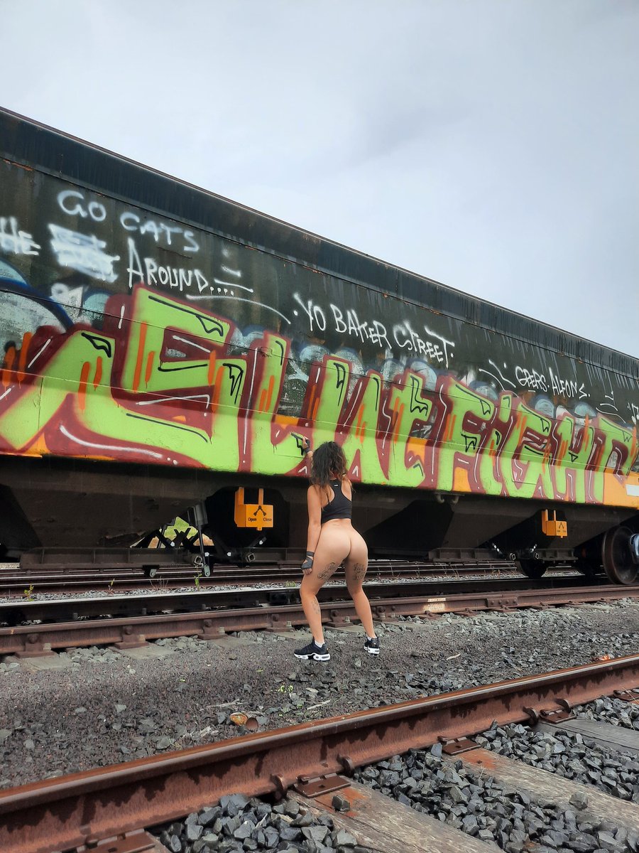 staytruehops's tweet photo. Theres a SLUT FIGHT cumming!
Full photo shoot on onlyfans https://t.co/XHE7tRZneq
Check insta for a couple more pics 😘
#onlyfans #sneakerporn #graffitiporn #staytrueatme #tns #ass #slutfight #aussie_babe #pussylips #freights #freightyard https://t.co/W7NfJwh60V