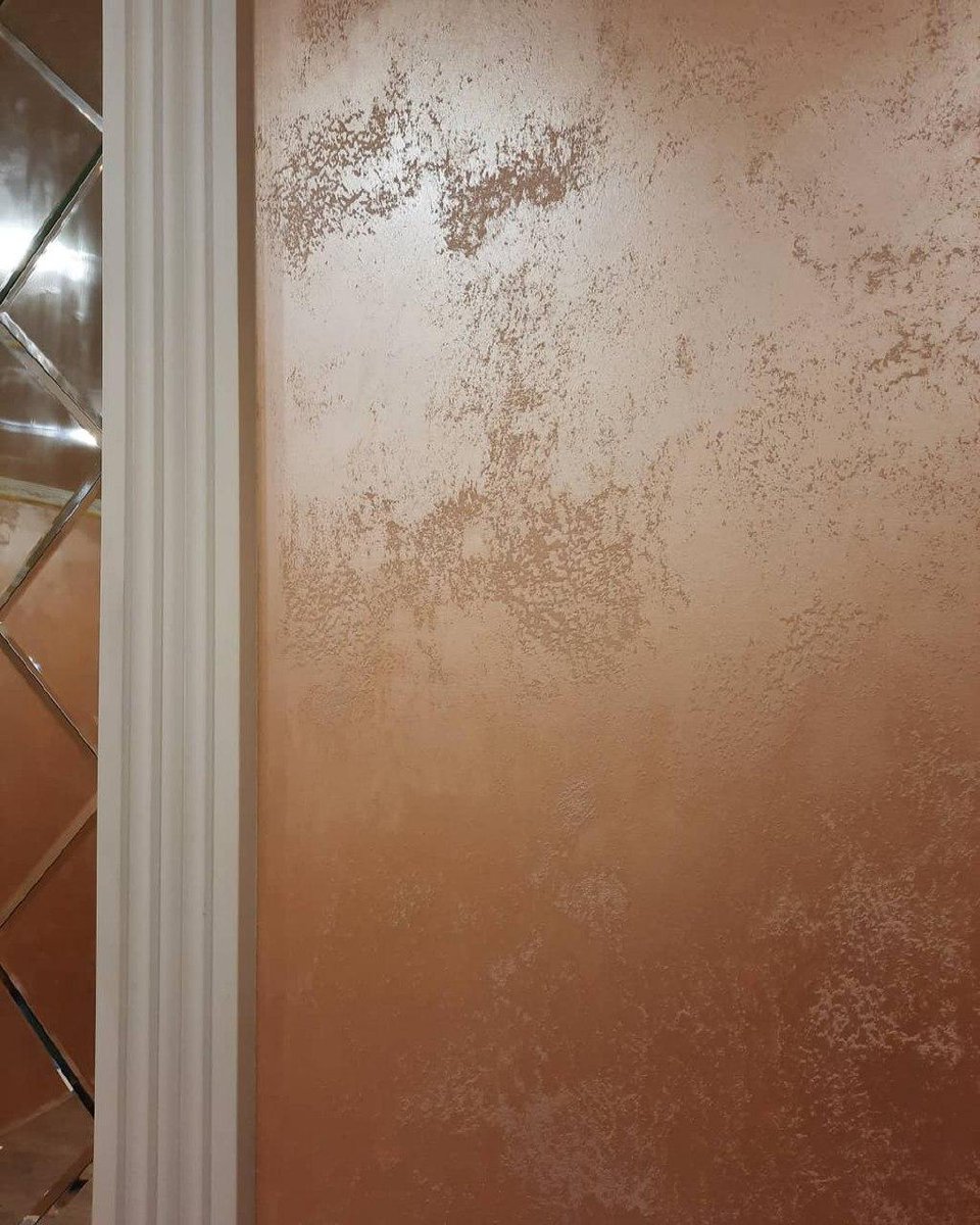 Lacos_Paints's tweet photo. Парадная во всех отношениях прихожая, оформленная декоративным покрытием #VincentDécor Sabbia. Материал колеруется во множество оттенков, а цвет подложки, в роли которой выступает краска-грунт Sous-couche, может быть практически любым!

#lacos #diy 
фото: https://t.co/EPm8daY7kK https://t.co/h6OnGsd5rq