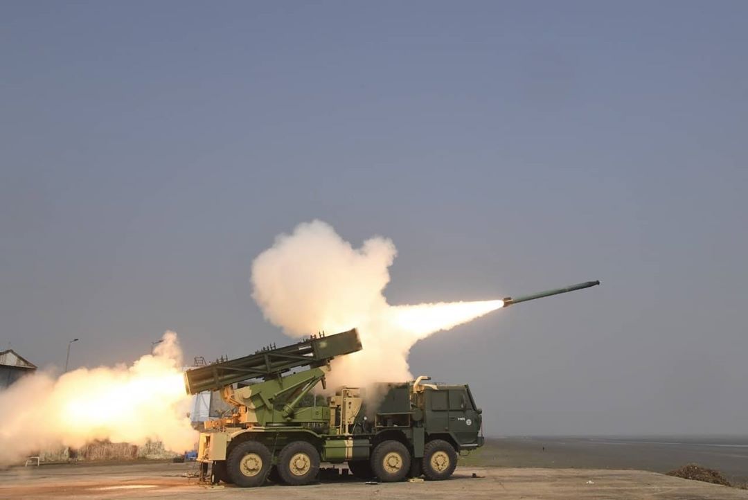 Defence_Nation's tweet photo. Indigenously developed Enhanced #PINAKA Rocket by @DRDO_India has been Successfully Flight Tested at Chandipur off the Coast of Odisha.
.
.
#DefenceNews #DRDO #Rocket #SuccessfulTesting #Chandipur #Odisha #DefenceAlerts #DefenceForNation #IndianDefence https://t.co/MfxVkdRw2i