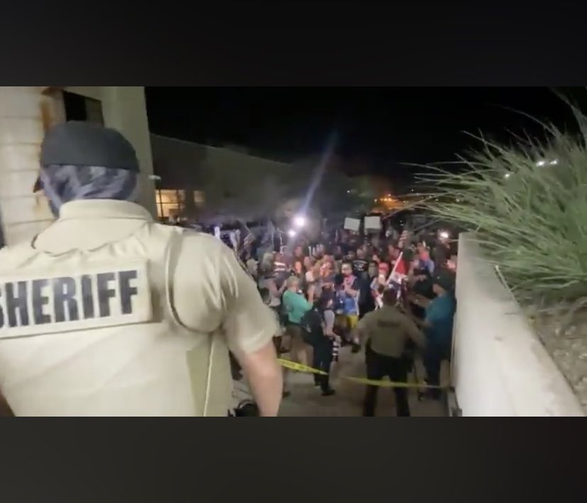 IntelPointAlert's tweet photo. 📍MARICOPA COUNTY ELECTION CENTER: The center has now closed due to a HIGH risk of protesters becoming violent. Protesters appear to be mainly pro-trump. No word yet on if they will resume back to normal hours of operation tomorrow.  #Maricopa #Arizona #pheonix https://t.co/FrBtkG2lYn