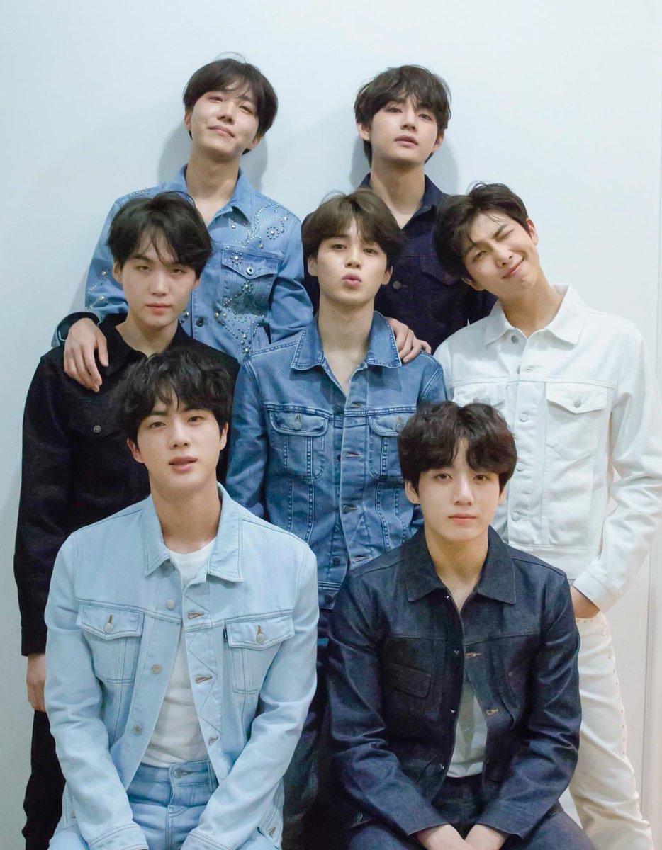 good_PJM22's tweet photo. I’m voting for BTS for Favorite Duo or Group - Pop/Rock at the #AMAs 
@BTS_twt https://t.co/g7vZlo3A54