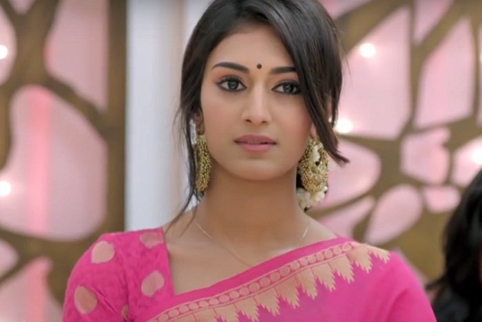 mytentaran's tweet photo. Erica Fernandes - RT

Jennifer Winget - Like

#JenniferWinget #EricaFernandes https://t.co/4o9C1mYdI5
