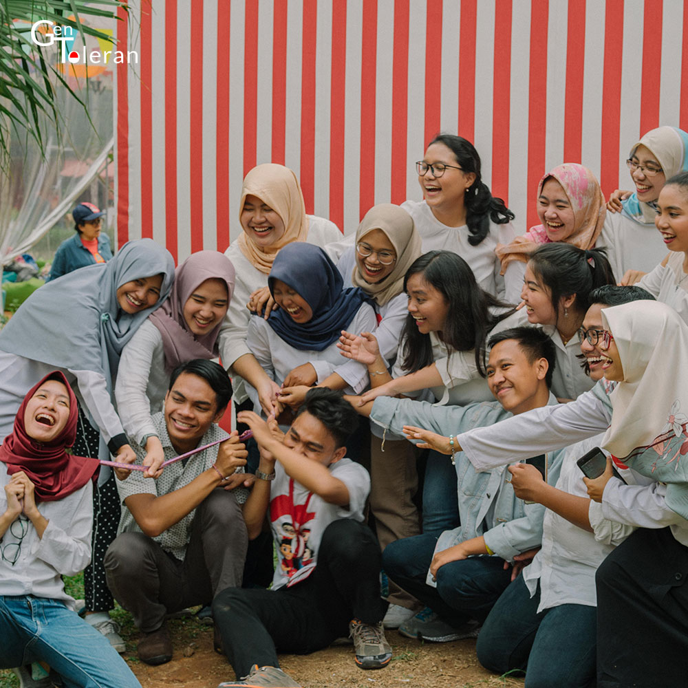 Gen_Toleran's tweet photo. Yuk bagikan #CeritaBaik milikmu, dan jadikan Indonesia lebih kaya akan toleransi!

GenToleran,
Menebar Semangat Toleransi! https://t.co/tlwfGXZLx2