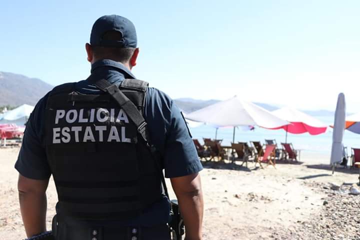 YaEsNoticiaMx's tweet photo. Instituyen diputados del @CongresoQRoo medalla al "Mérito Policial de Quintana Roo" 

Este tipo de iniciativa sin lugar a duda respalda la figura del policía, reconocer el trabajo en beneficio de la población siempre sera dignó de reconocimiento.

https://t.co/h5VqvEYL4P https://t.co/c1Cqjh779l