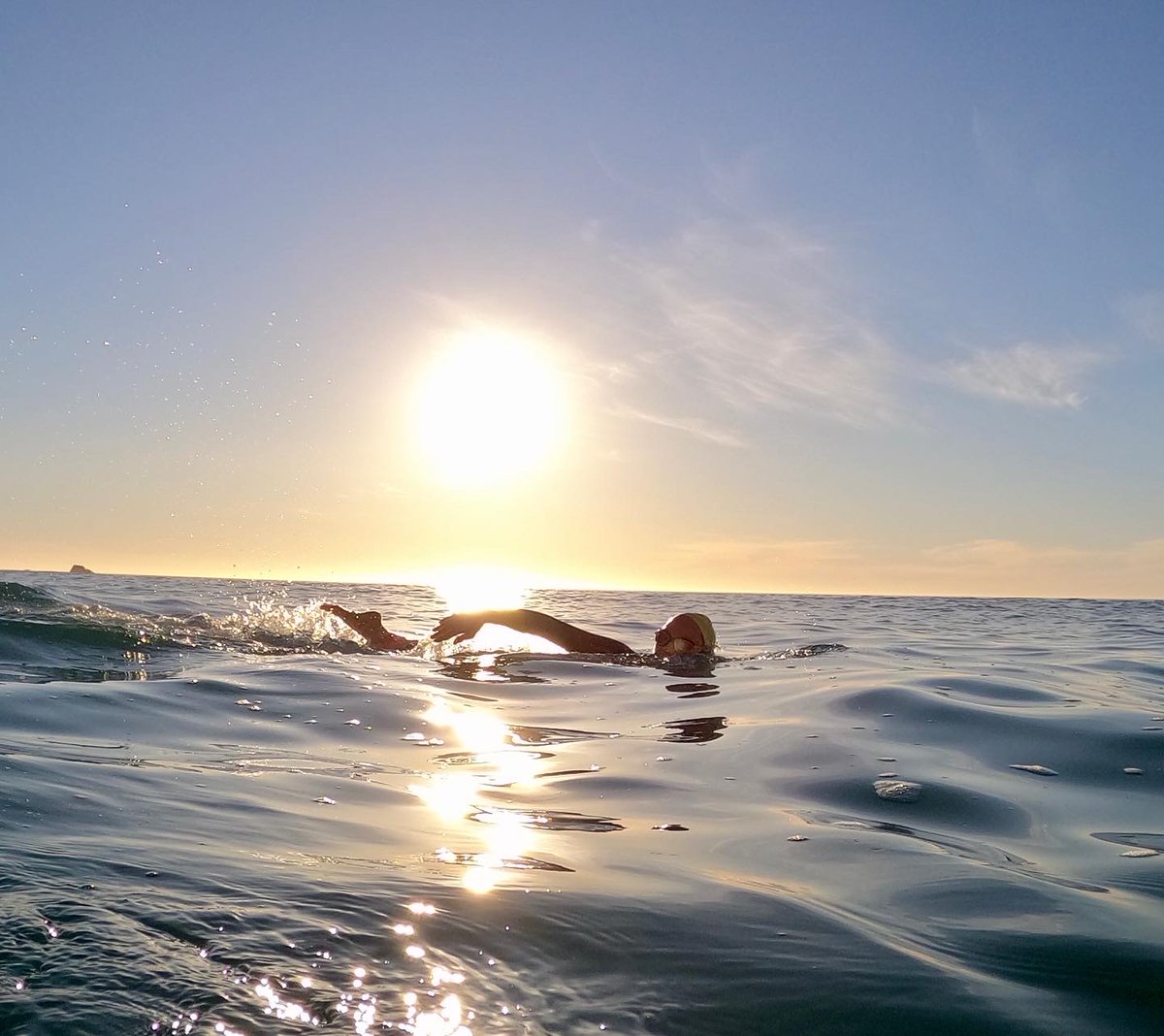 MissLizaVisser's tweet photo. My happy place 🐠
.
New wetsuit bliss 😍 thanks @Zone3official for making my ocean swims even more enjoyable!
#aspire #newkit #kitonpoint #iracezone3 #iracezone3sa #openwaterswimming #swimming #triathlon #summer #justkeepswimming #oceanlife #clifton #capetown 🧜🏻♀️ https://t.co/dZGtgAiam1