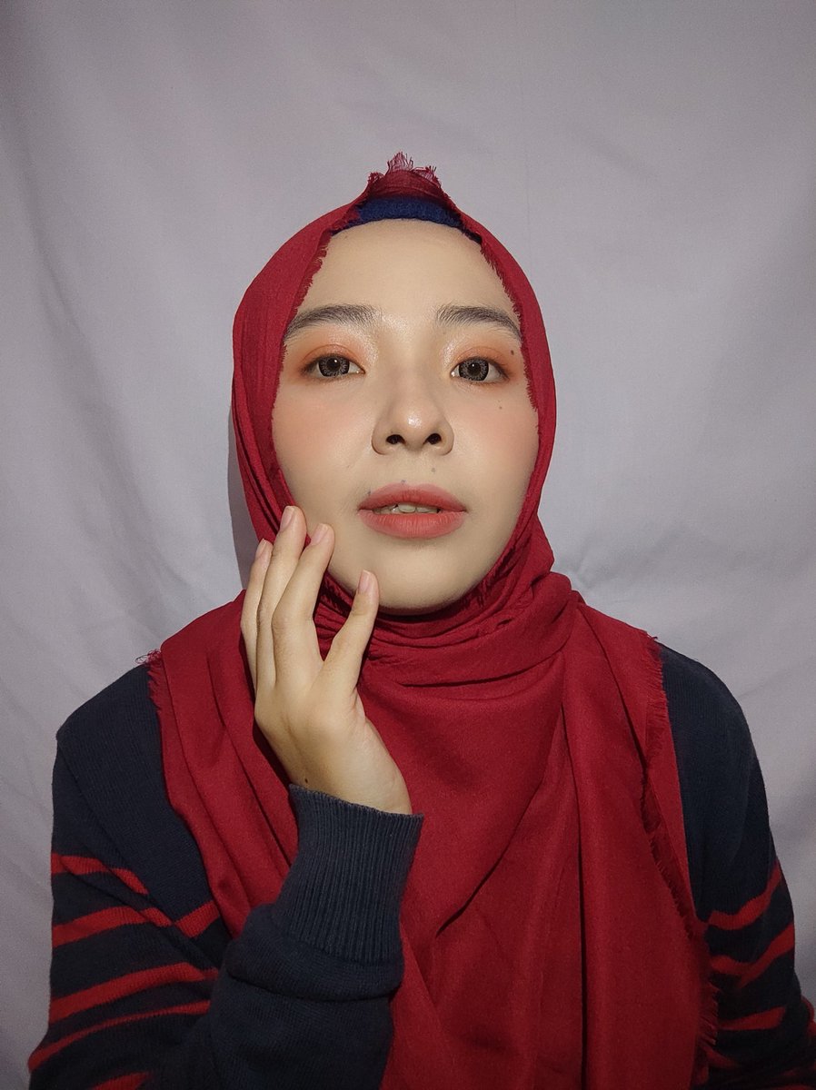mutiarara88's tweet photo. Do makeup for myself #makeupchallange #makeuplover https://t.co/mELAxjcHf4