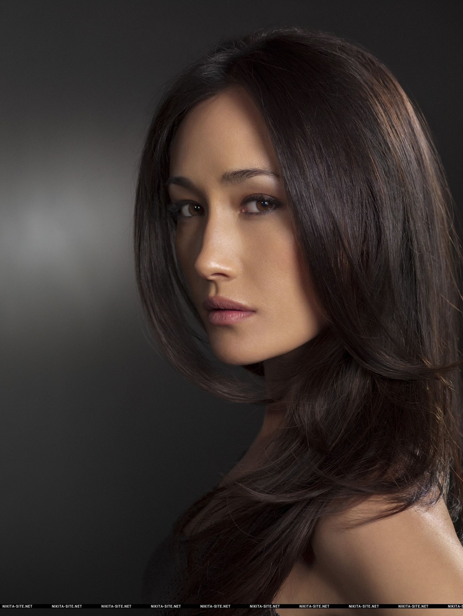 値下げ◆映画ダイハード4.0女優◆マギーQ　MaggieQフォト直筆サイン額付き 値下げ◇映画ダイハード4.0女優◇マギーQ MaggieQフォト直筆