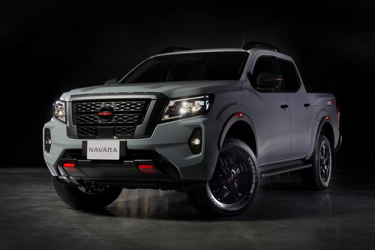 Motorscribe's tweet photo. Nissan adds even more truck to its new 2021 Navara with a higher bonnet and Titan-like grille. Plusher interior, more driver assistance safety systems for on and off-road and there’s a new adventure Pro-4X version. https://t.co/8PRmCsPMNZ