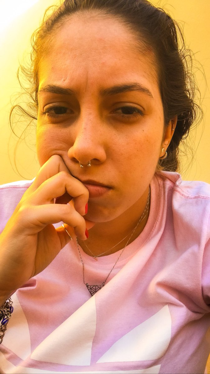flawiadj's tweet photo. Cara de mal humor, descabelada, mas gostei!!! 
#lesbica #dovale #LGBTQ #dj #pride #arcoiris https://t.co/R0NYbnkrX3