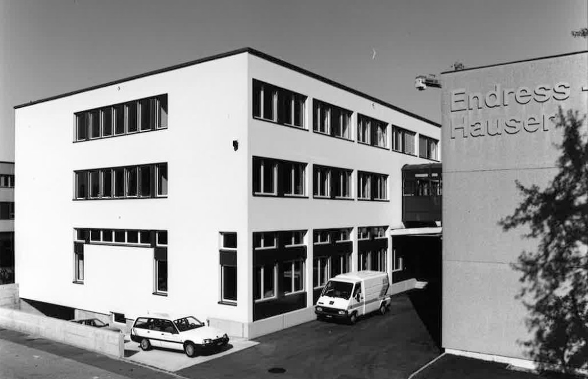 Endress_Hauser's tweet photo. Nine Endress+Hauser locations celebrated anniversary this year – without any ceremonies due to the coronavirus pandemic. Nevertheless we want to take a look back:  https://t.co/9n5qev6QrP #history #changes #changesblog https://t.co/QzrtJLkMjt