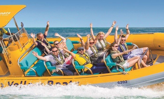 greatdealsae's tweet photo. "Atlantis Blast" Tour From The Yellow Boats
AED 150 Only | ✆ 04-4563305 | 🌐 https://t.co/y7cyU2fe3h
🎫 Get Your Vouchers Here ➡️ https://t.co/HqKH5wIAAX
#YellowBoat #boattour #boattrips #sightseeing https://t.co/uCU6D0j5Mh