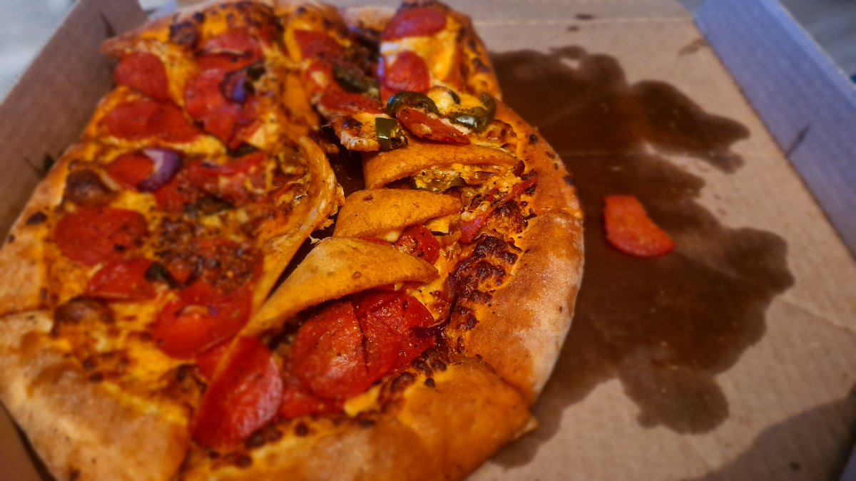Majeczka83's tweet photo. Pizza mashup... too late for Halloween @Dominos_UK thanks for my ruined dinner https://t.co/REcXc4vR21