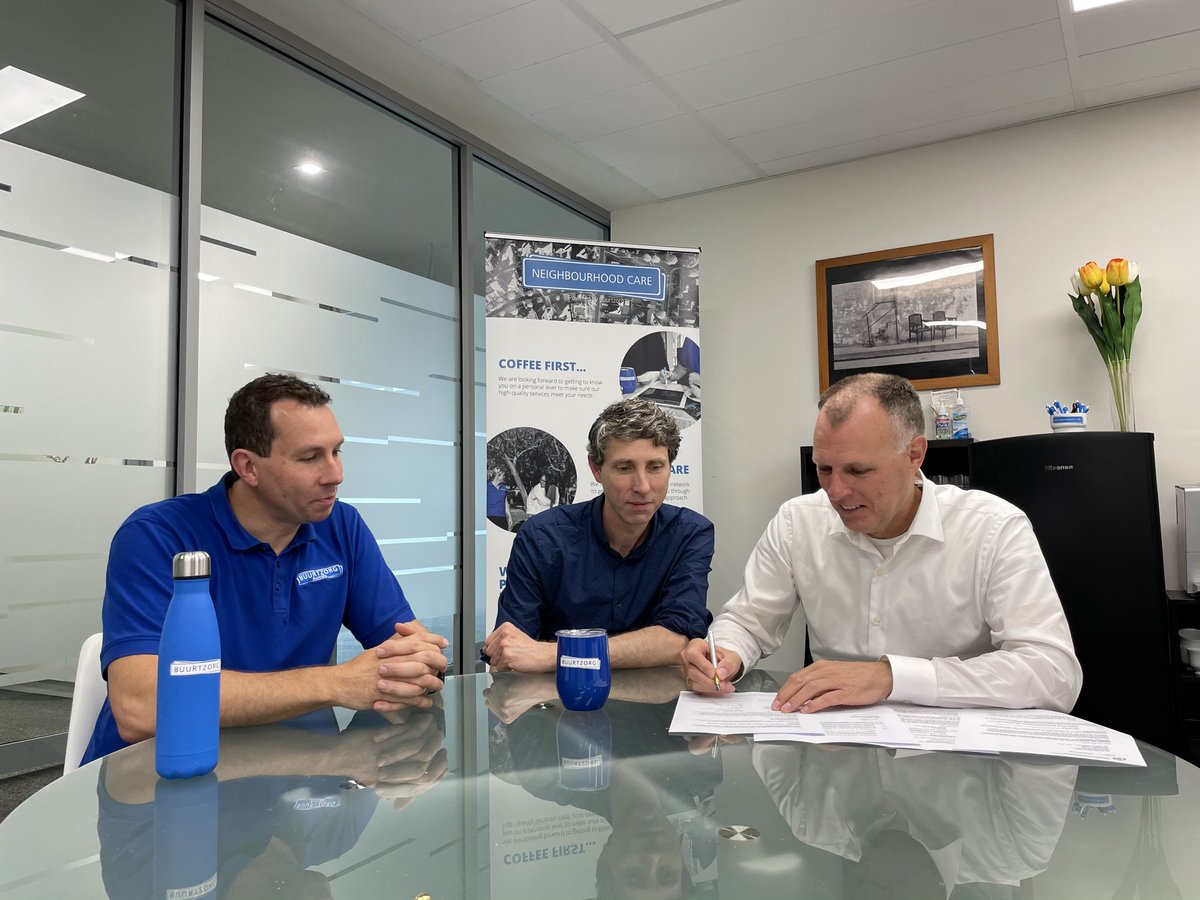 BuurtzorgAU's tweet photo. We are now on the doorstep of becoming a #registered #NDIS provider! 💙 Yesterday we signed our #AwardLetter to be recognized by the Department of Communities #DisabilityProviderPanel.

We could not be any happier! 😊

#BuurtzorgAU #NeighbourhoodCare #DisabilityServices https://t.co/42IJ2pKwA0