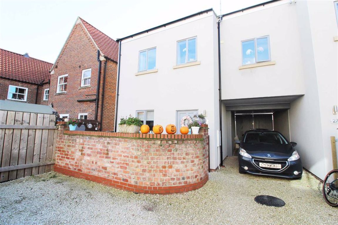 Town house for sale £215,000
dee-atkinson-harrison.co.uk/notice.php?q=1…