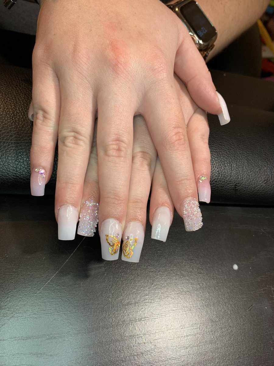 Vonnxv's tweet photo. Nailed it ! 

#raleighnc #raleighnails #raleighnailtech #durhamnc #durhamnails #durhamnailtech #novembernails #novembernaildeals #showyourclawssss #rdu #ncnailtech #ncnailscompany #nailsofinstagram #beginnernailtech https://t.co/ilgjMWekil