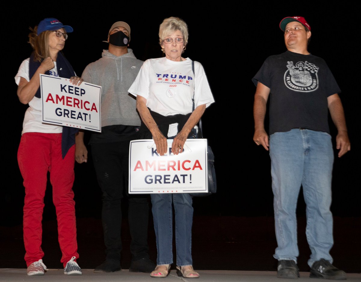 EliPagePhoto's tweet photo. Scenes from the Clark County Election Building in North Las Vegas as supporters of President Trump gather to protest #StoptheSteal while the opposing protest occurred to #CountEveryVote, which occurred Wednesday evening. #rjnow #Elections2020 https://t.co/k8xPFJL68v