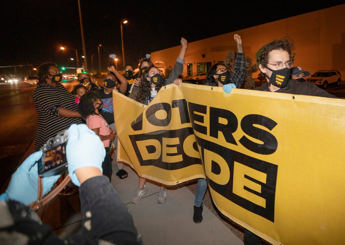 EliPagePhoto's tweet photo. Scenes from the Clark County Election Building in North Las Vegas as supporters of President Trump gather to protest #StoptheSteal while the opposing protest occurred to #CountEveryVote, which occurred Wednesday evening. #rjnow #Elections2020 https://t.co/k8xPFJL68v