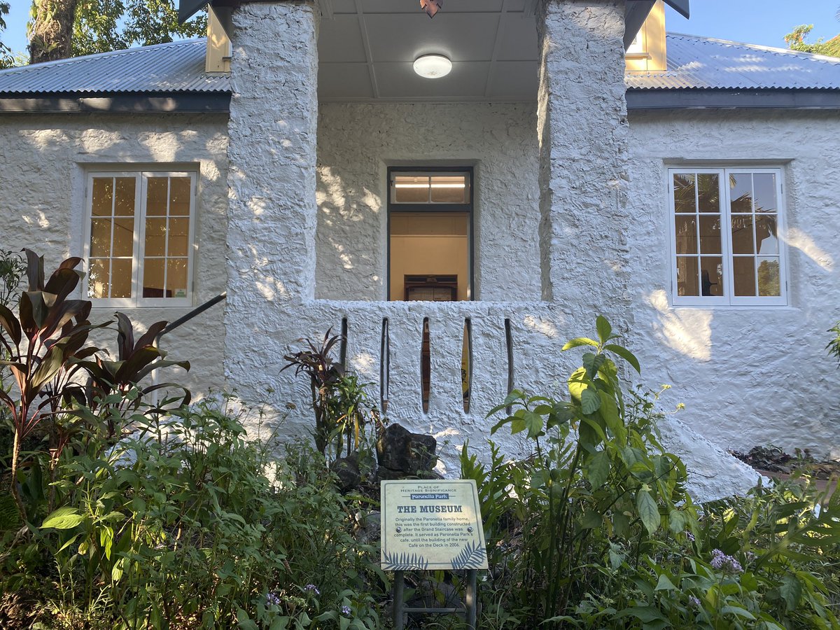 japanparonella's tweet image. パロネラパーク のホゼの家であった現在のミュージアムの色が一新🤍オリジナルのオフホワイトだそうです‼️
何だかスッキリスマート🌳🌴
#パロネラパーク @Cairns_JP @queenslandjp @Go_Australia #ホゼの家　#thedreamcontinues