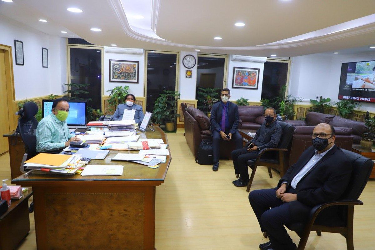 Lyncbiz's tweet photo. Our CEO, Mr. Yatin Kantak along with Mr. Ateeq Siddiqui, Mr. Jayant Thakkar and Mr. Neel Bhende met the Minister of Health &amp; Family Welfare, Dr. Harsh Vardhan for a strategic discussion regarding Visionary Life Sciences. https://t.co/L7bY63nYMv