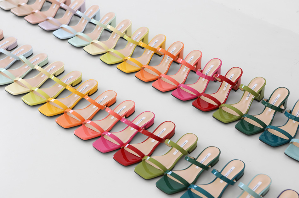 SAPPUN_ID's tweet photo. Produk yang paling banyak di cintai oleh customer Indonesia 🇮🇩 

Warna apa yang paling menarik bagi kalian?
Semua warna bisa didapatkan melalui shopee dengan diskon 50%!!! 🤗

🛍️https://t.co/wMSXfJTK4f

#SAPPUN #Ponita #PresentForMyself #Shopee1111BigSale https://t.co/26zg116n5R