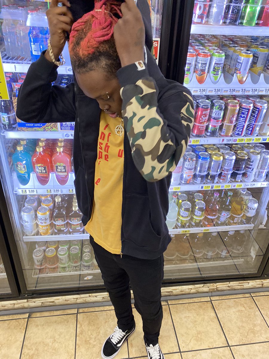 gFonzo_'s tweet photo. some pics i thought was fye i know y’all ain’t gone like em but it’s coo https://t.co/ZmA7phzjdc