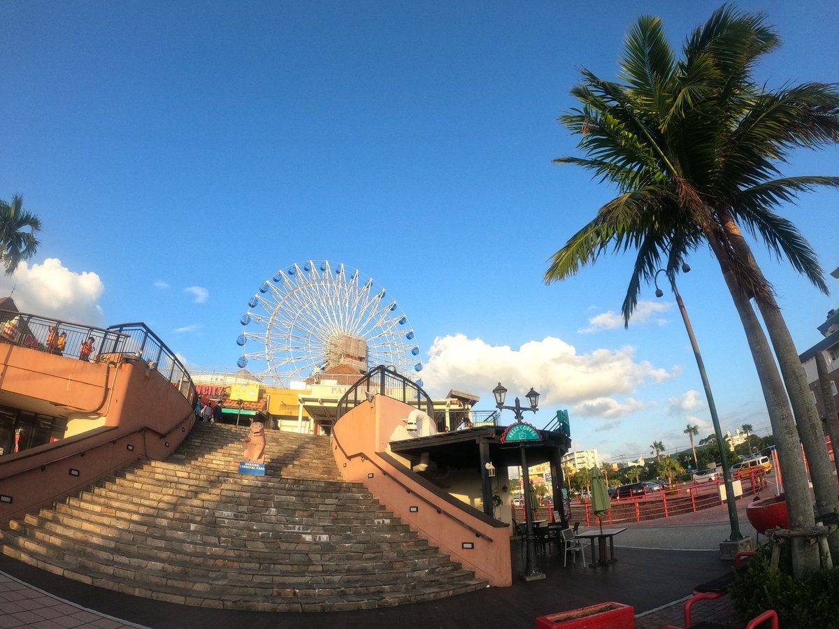okinawanderer's tweet photo. OkiNews!!   Chatan town wins the #1 most comfortable town in Okinawa

https://t.co/qbdl85KVNV

#okinawa #chatan #beach #sunset #araha https://t.co/zUzYC5o6OH