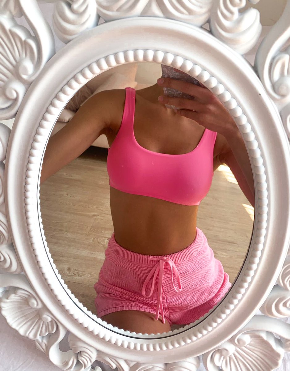 Hello Molly tweet media