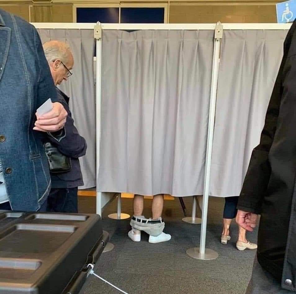 NewsSwap's tweet image. @iamsparkplug 

As stressful as this is I hold no malice towards any legitimate trump or any legitimate biden voters. Only those participating in fraud.
I wish you and your candidate the best. 
#electionfun