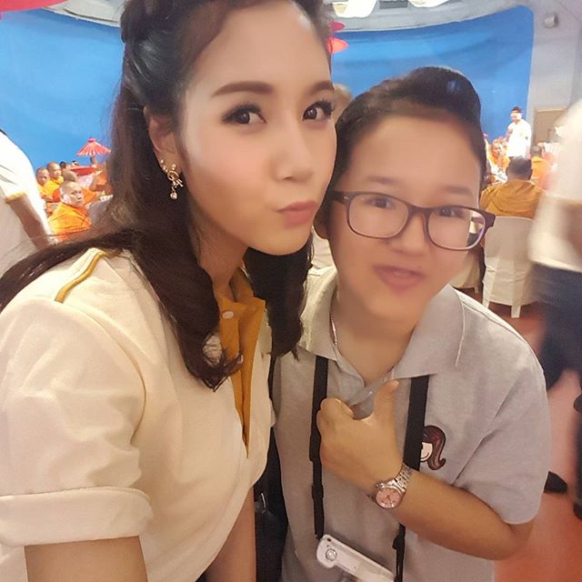 dr2g3J4ioNruF3n's tweet photo. #พระมเหสีปทุมมา น่ารักมากๆๆ ดีใจที่ได้เจอพี่นะค่ะ พี่สวยจุง 😁 #สี่ยอดกุมาร #วันเกิดคุณลุงหรั่ง 27/09/59 #ลงรูปรัวๆ📷 https://t.co/c4LPKP8zSL