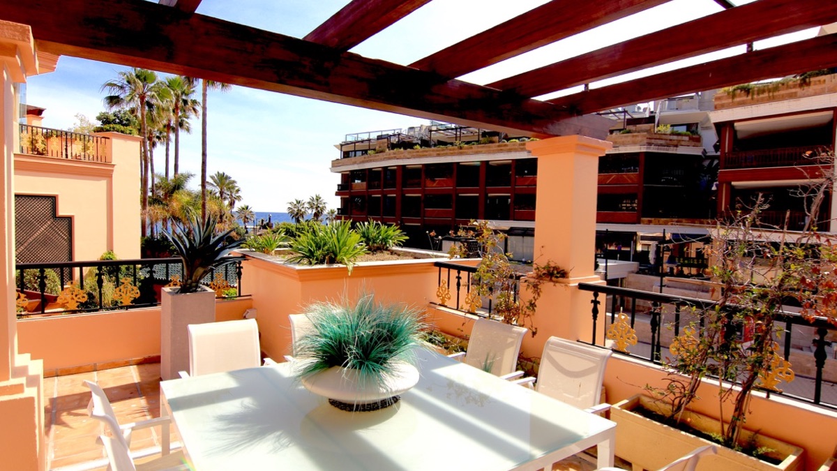 MarbellaPlatin1's tweet photo. #Frontlinebeach #apartment walking distance to #Puertobanus and a short drive to #Marbella.
Don't miss this #luxury #property located in a quiet #secured #beachfront complex close to all amenities.
DM for more info or visit our site (Ref. MPL-182)
#realestate #marbellaplatinum https://t.co/OoqUQHKmIf