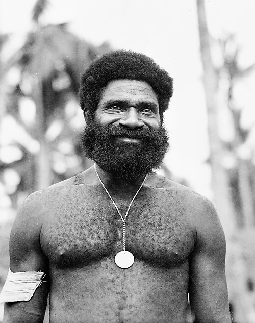 3His great skills resulted in him being flown to Queensland to teach Australian troops jungle survival skills.Nov 1944: attached to M Special Unit he returned to Bougainville to guide the 3rd Marines at Torokina beachhead.Note Yauwiga’s sergeant’s chevrons attached to his arm.