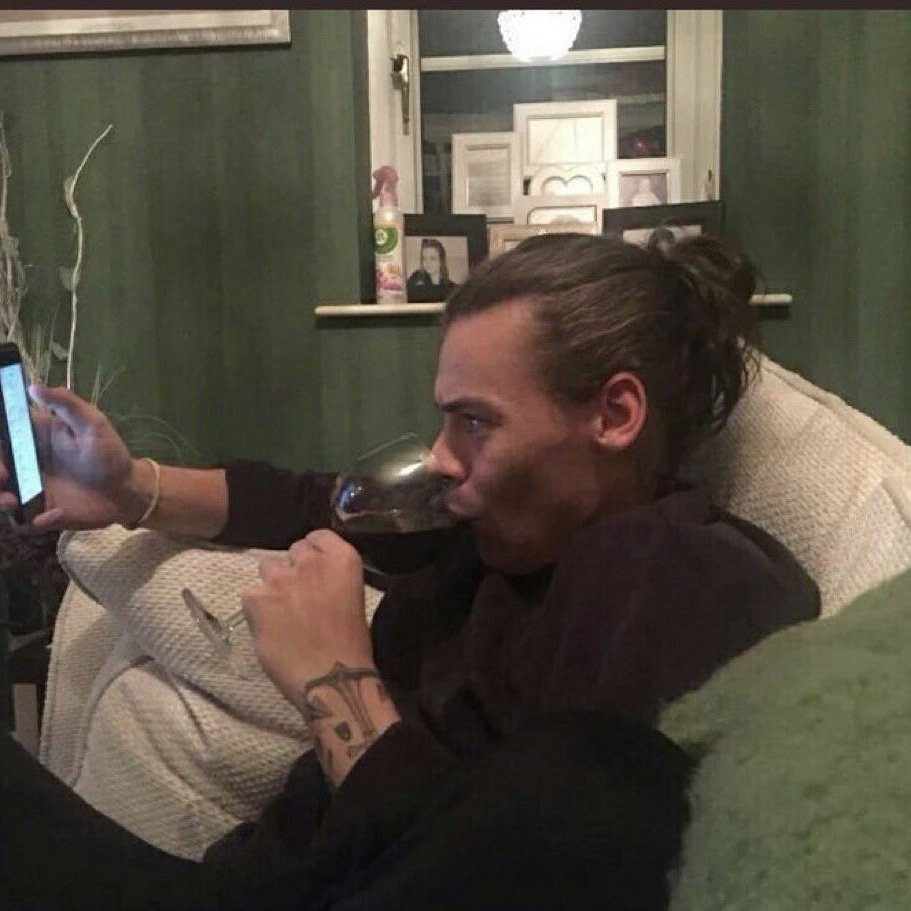 L0v3lyl4dy22's tweet photo. #HARRYSTYLES𓂸
Me looking at this hashtag: https://t.co/xxnSN8osDd
