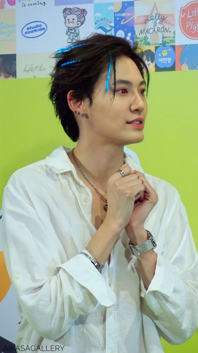AikasaGallery's tweet photo. ร่างน้องคิณรึป่าว ใช่น้องคิณรึป่าว
น่าร๊ากกกก
#อมยิ้มของบุ๋นไออุ่นของเฮีย
#bboun #bb0un #noppanutguntachai
👤 @bb0un
📅 31 Oct 2020
📍#dekdfandomfair Union mall
📷#AikasaGallery
IG:
https://t.co/l0kIu0tZeH https://t.co/wbeeJA20Vh