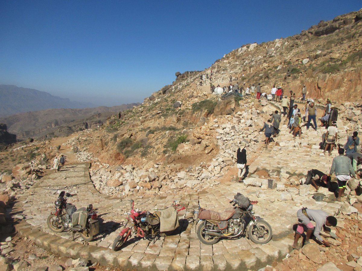 CARE_Yemen's tweet photo. Many remote villages sit at the top of #Yemen's beautiful mountains.
Villagers suffer from a lack of safe, paved roads - meaning they are not able to access the food, medicine & other goods they need.
To help, CARE is paving roads through a #cashforwork project in #Mahwit. https://t.co/ydv5ty7UCB