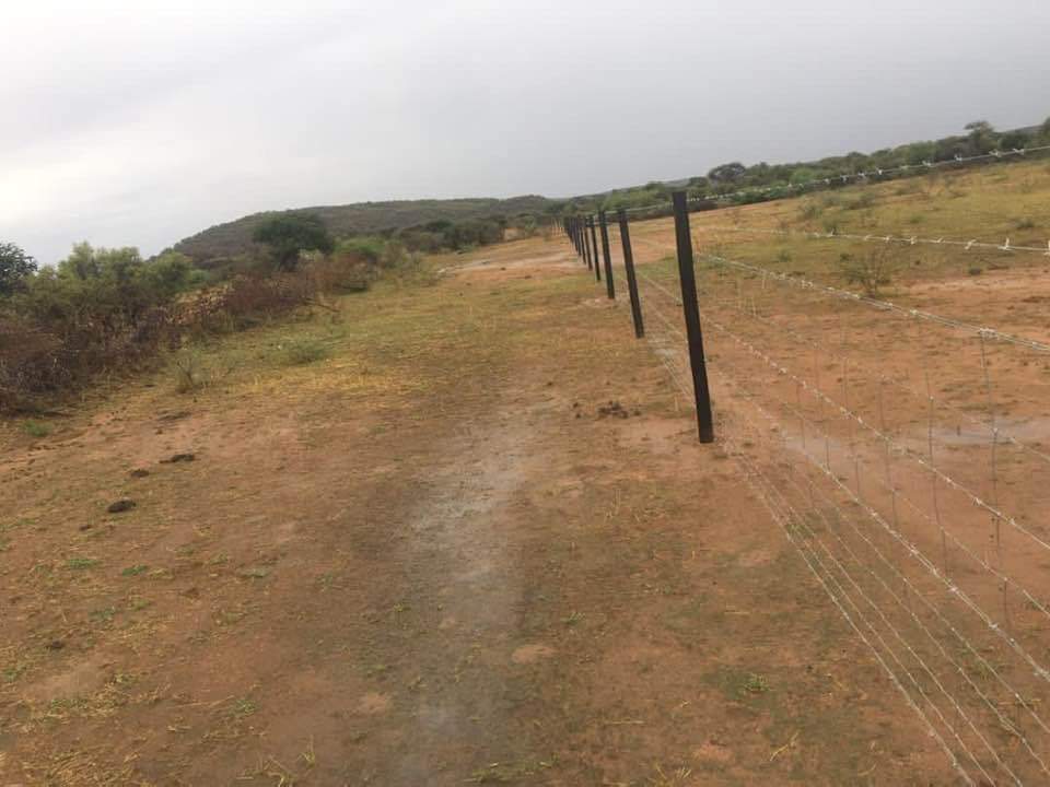 hamptonsjazzbw1's tweet photo. ..When rain clouds gather...Views towards BW Table Mountain 🤔😂. Let it rain &amp; fill the river! Pula!! 

#LifeBeginnings
#HamptonsFarm https://t.co/n4xGn8iDMK