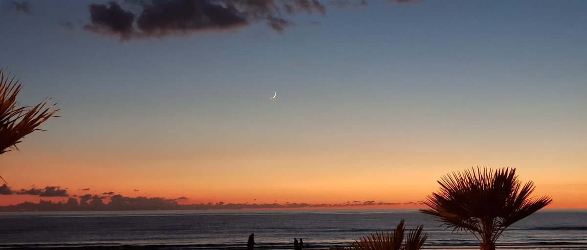 Riflett's tweet photo. #PerRendere tutto accettabile, userò i colori delle zone per farne un tramonto, aspettando un domani migliore
#unTemaAlGiorno #zonarossa #zonagialla #zonaarancione https://t.co/7eyRonCijG