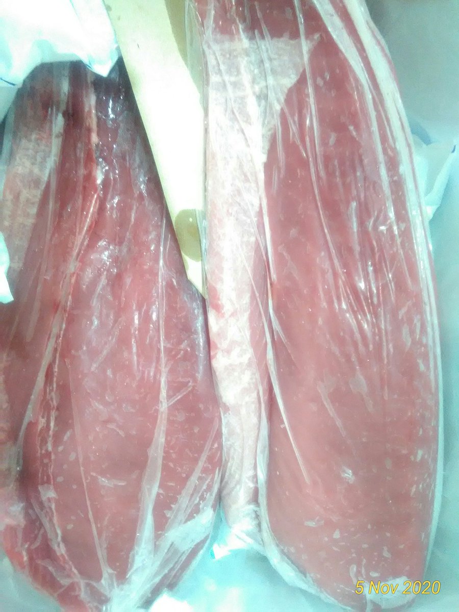 BPPMHKPMakassar's tweet photo. 05/11 15:37 Pemeriksaan fisik kebenaran jenis dan jumlah terhadap lalulintas domestik tujuan Jakarta berupa  Daging Tuna Segar 294 kg 10 koli   
di TPFI BBKIPM Makassar 
#OneHealthKIPM
@rinajanwar2201 
@idjahChadidjah 
@HumasBKIPM https://t.co/YkNXOE9T1i