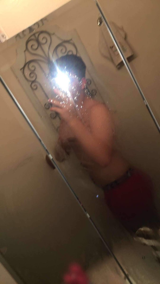 Michaelversme's tweet photo. Hmu cum over https://t.co/MyZhavxvmb