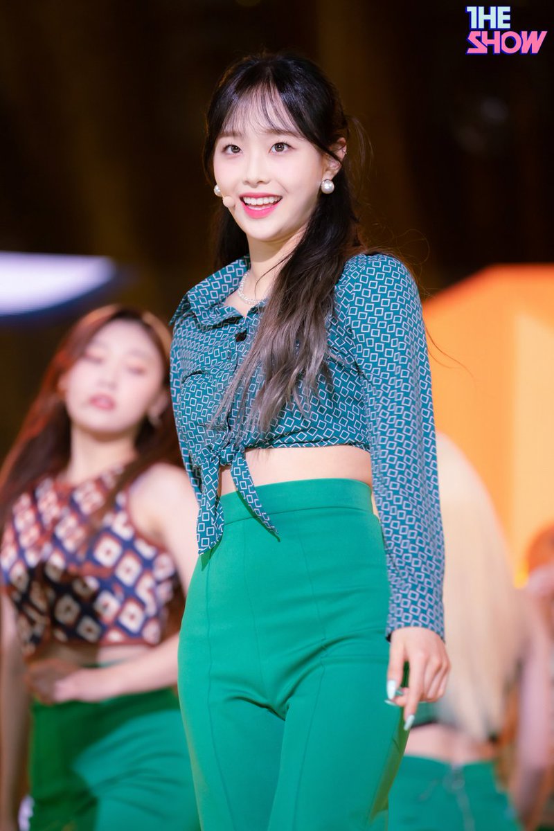 orrery_nim's tweet photo. Photos from SBS The Show
@loonatheworld #LOONA

More photos in link
https://t.co/jMY8FqeoPR https://t.co/tqlysSrQBO
