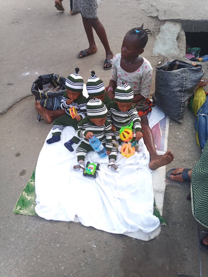 iamthelawrenzi's tweet photo. I know times are hard  but this needs a RT. The Father of these kids is a Wheelbarrow pusher and the mother currently does not have what she does. I have asked them to come by my office tomorrow, please if you can't help financially,  just RT their helper is on their TL https://t.co/U7sBxkg5pD