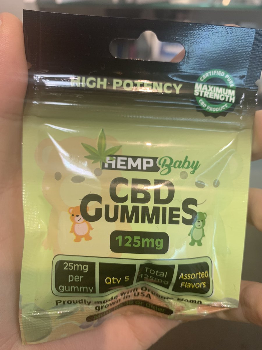 cbd_osaka's tweet photo. 大人気のCBDグミ！
初めての方には、お手軽にお試し頂ける5粒入パックがオススメです。
CBD OSAKAにて販売中です！

#cbd
#cbdosaka
#大阪駅前第二ビル1F
#cbdグミ
#リラックス
#リカバリー
#睡眠 https://t.co/aVU8VmhMjl