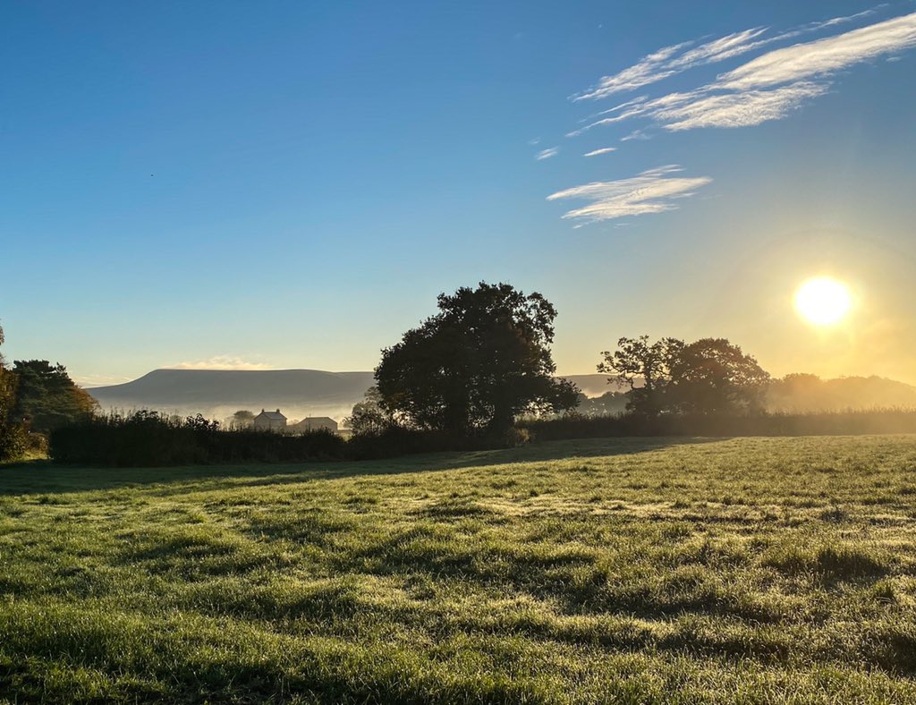 A sunrise as stunning as this makes me absolutely sure that people over the centuries- the Celts, Saxons, Vikings, Normans who populated this area - would have stopped for a moment just to take it all in. Have a great day, wherever you are, whatever your plans. @StonyhurstSMH