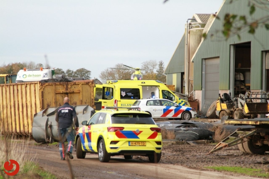 Ernstig ongeluk op boerderij - GYTSJERK – Bij een boerderij aan de Canterlandseweg heeft donderdagochtend een ernstig ongeval plaatsgevonden op het erf. Meerdere... -..