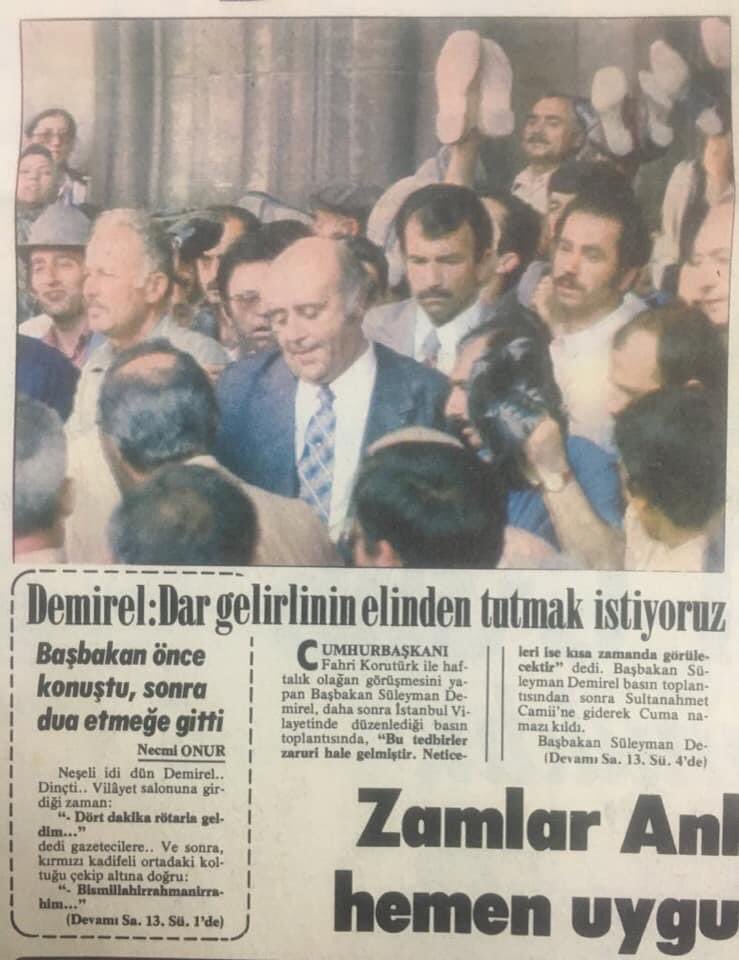 Tekin Deniz On Twitter 1977 Meshur Tup Gaz Ve Yag Kuyruklari Kemalsunal Ile Aysengruda Nin Gozgoze Geldikleri O Meshur Sahne Kemal Sunal Filmlerinde Su Iki Idareciyi Cok Elestirdi 1 Devrin Basbakani Suleymandemirel 2