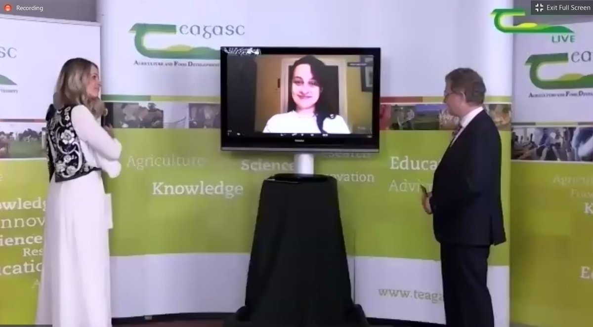 Many congratulations to @MGrauButinyac #TeagascJC <a href="/MAGGE_pH/">MAGGE_pH</a> @nuigalway on winning both the #WalshScholar gold medal &amp; the CELUP programme walsh scholar of the year 💐🎉🥳🥂 She's been doing some great research on understanding microbes that produce #GreenhouseGases in soil