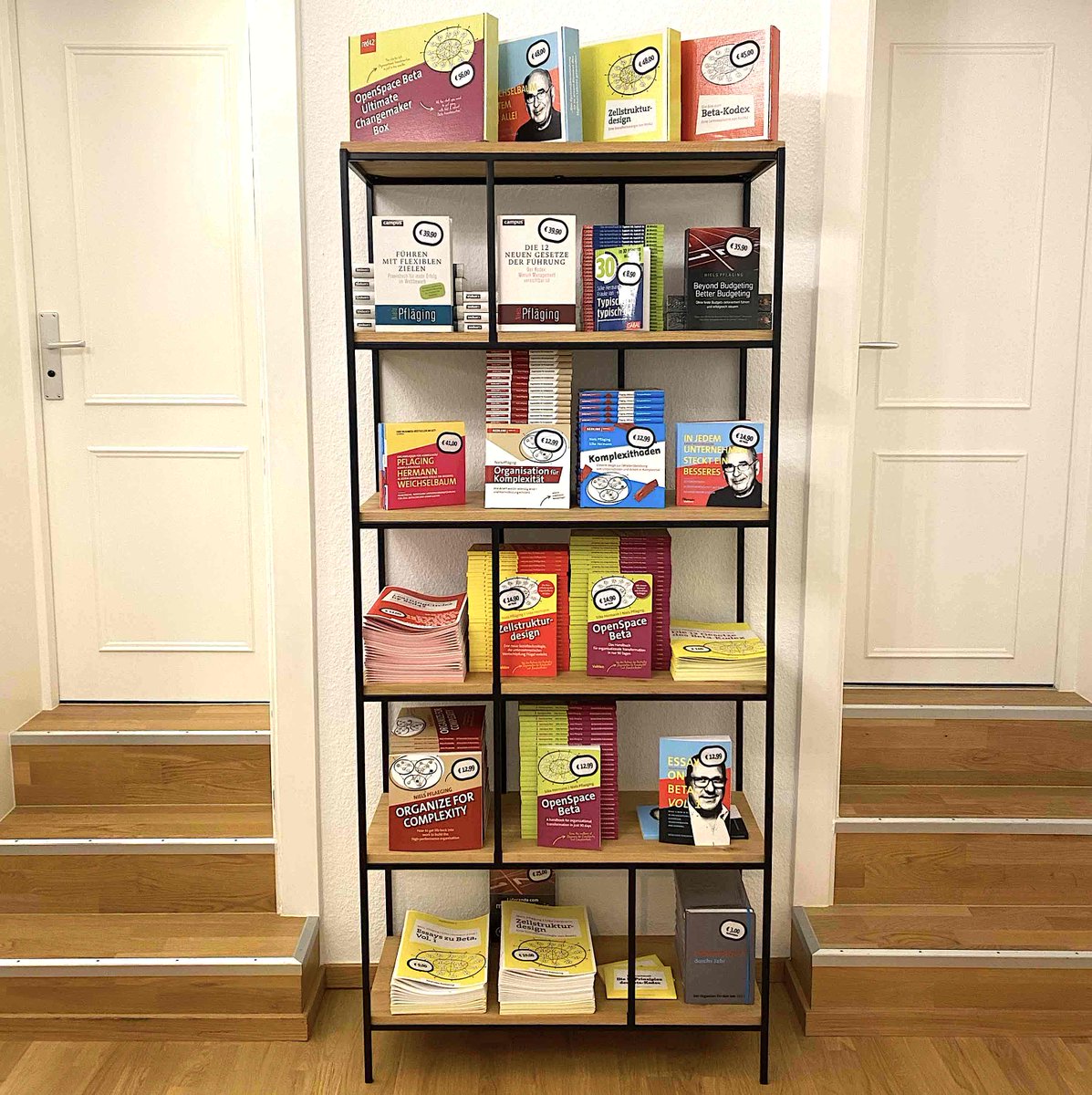 NielsPflaeging's tweet photo. All stocked for the @RedForty2 Christmas business now!
https://t.co/hKXpPUvuEz #betacodex #businessbooks #openspacebeta #essaysonbetavol1 #ultimatechangemakerbox #orgdev #businessbook #red42 https://t.co/0UyyBnBYib