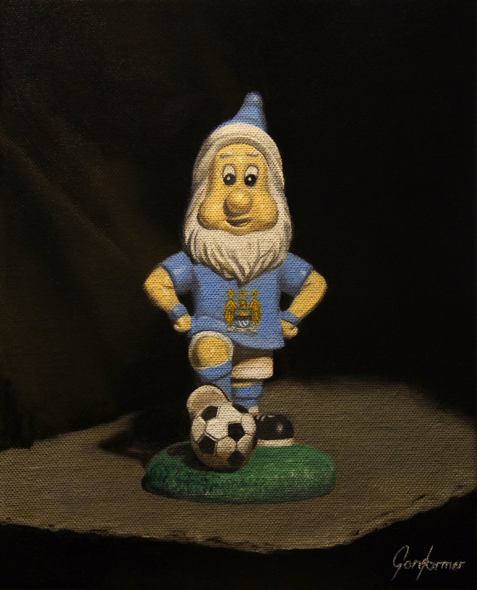 Here's a few shots of the cheeky looking Man City gnome that I painted from life as part of my “Football is Still Life” project. ⁠
⁠
MCFC OK⁠
Oil on canvas⁠
10″ x 8″⁠

#stilllifeart #mcfcfans #mcfcok #mancityfc #mancityfans ⁠